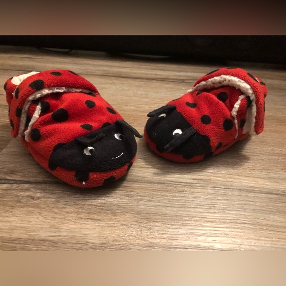 Airwalk Other - Ladybug slippers 5/6
